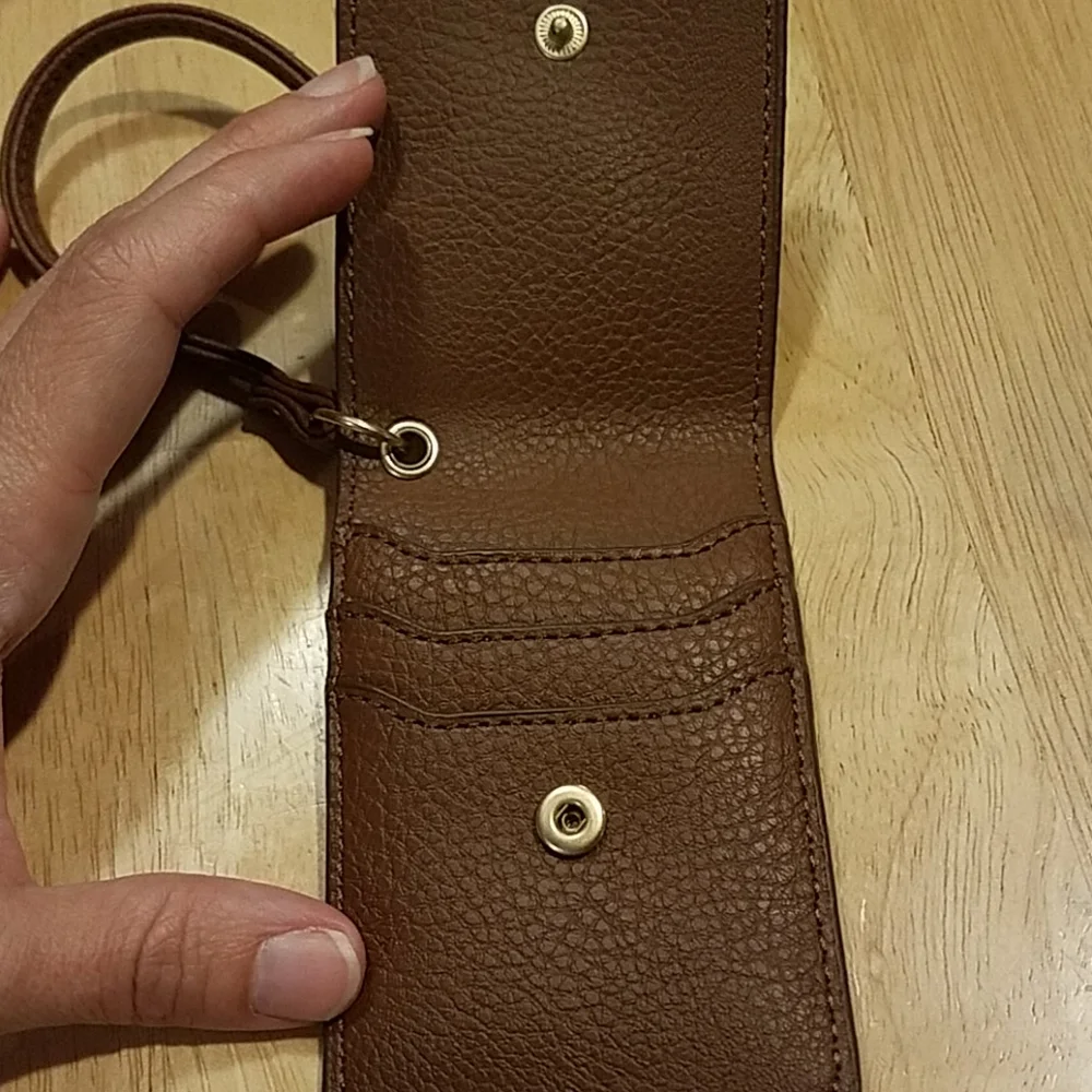 Relic‎ brown leather card/ID holder wristlet gold hardware